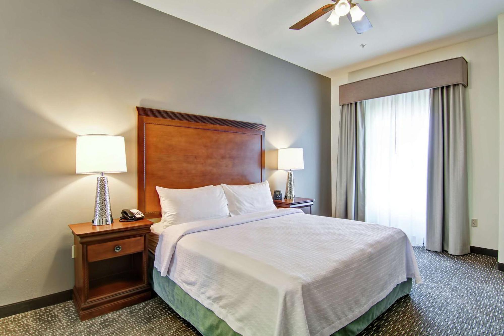 Homewood By Hilton City-west Hotel 3*