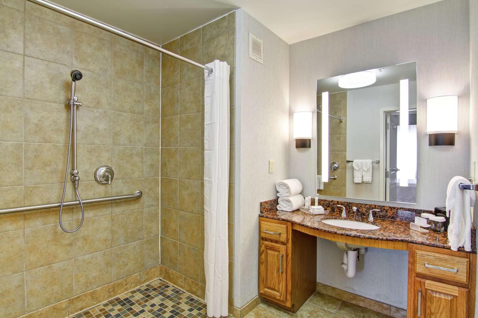 Hotel Homewood By Hilton City-west 3*