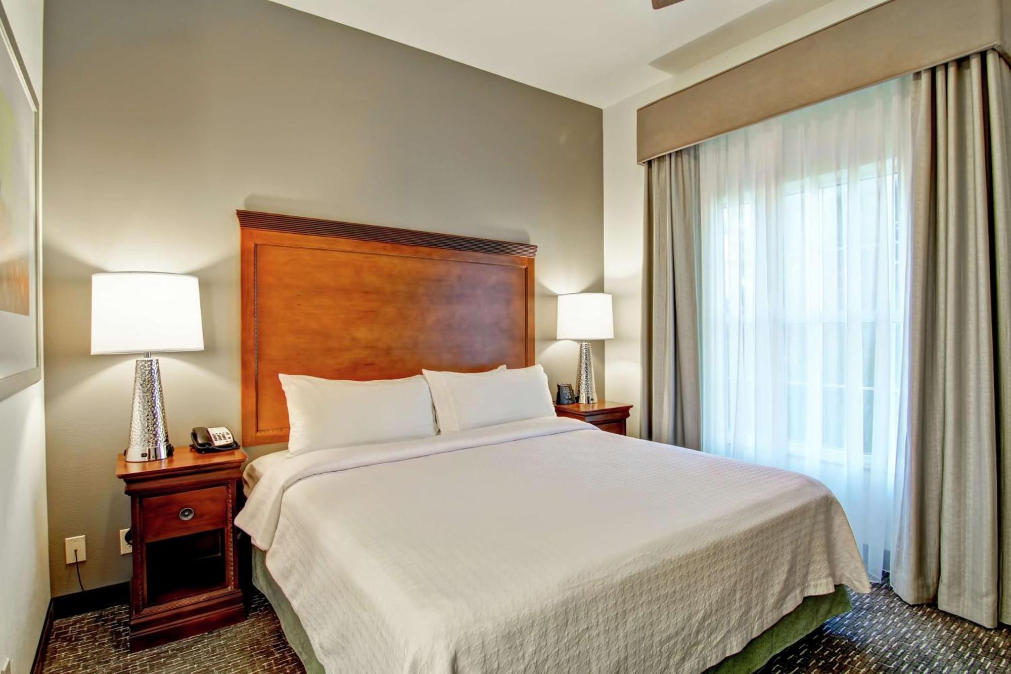 Homewood By Hilton City-west Hotel 3*