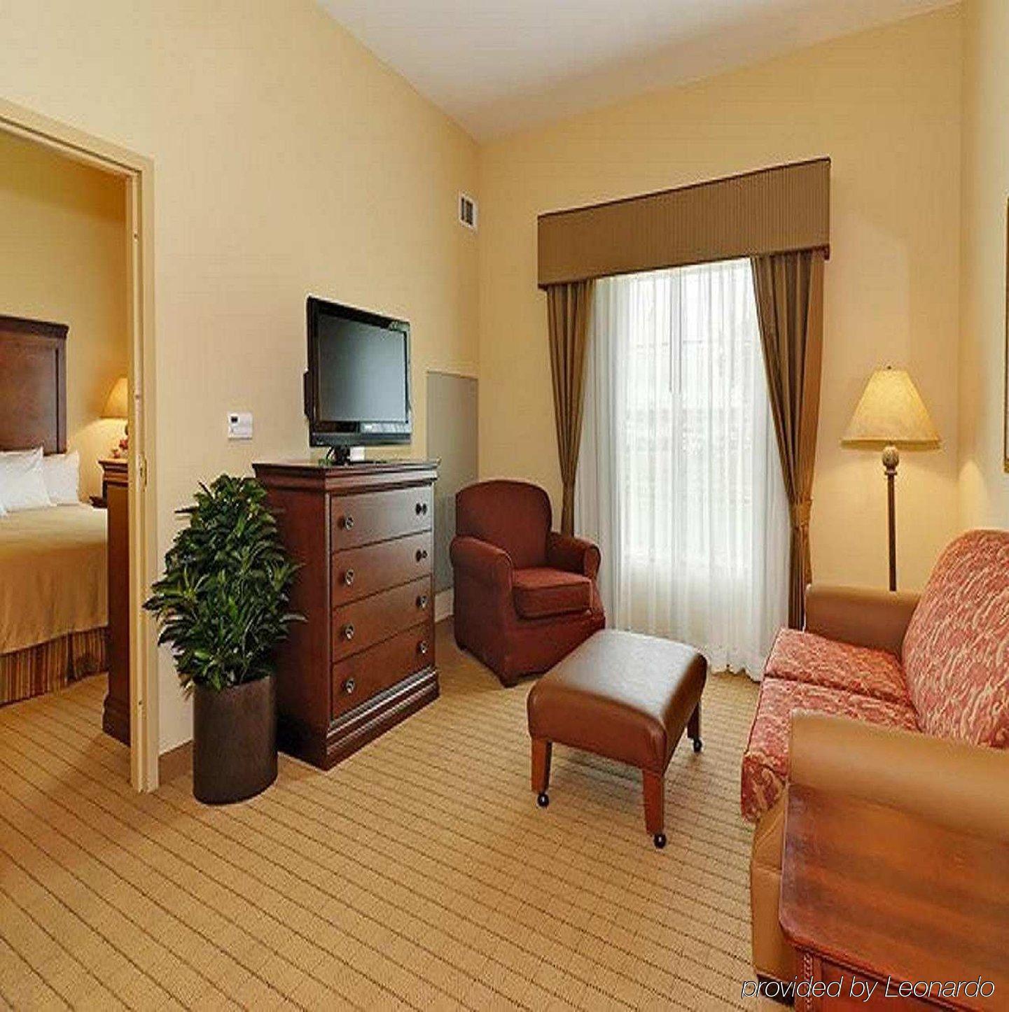 Homewood By Hilton City-west Hotel